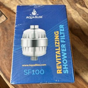 AQUABLISS revitalizing shower filter unopened, never used